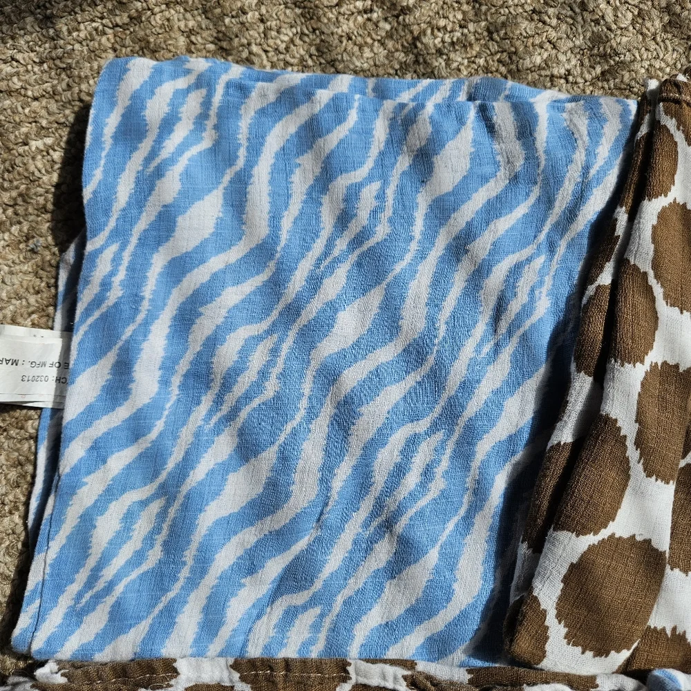BACATI - Ikat 100% Cotton Swaddling Muslin Blankets, set of 4
